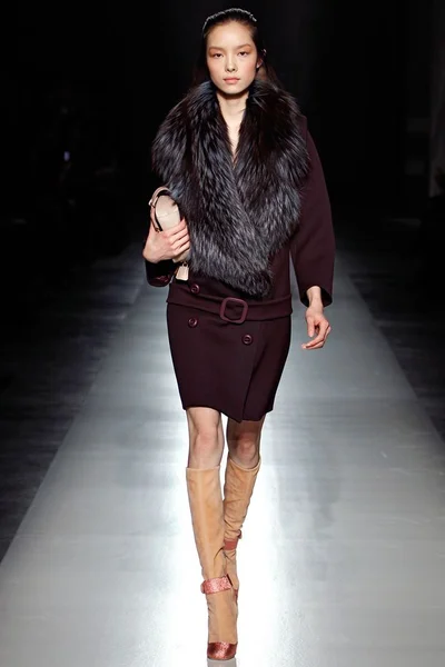 Look 11